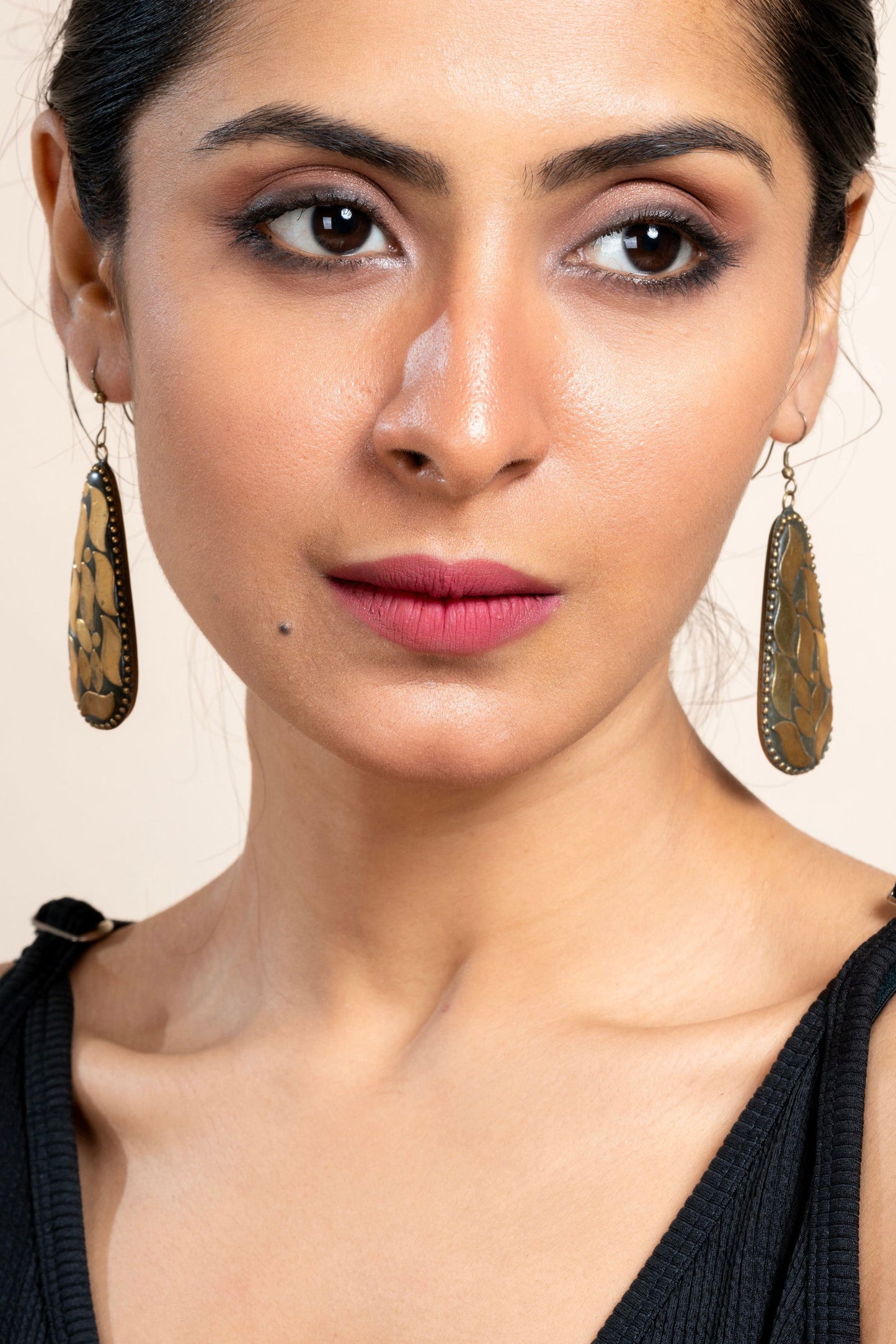 Black Golden Tibetan Earrings - Exquisite Detail, Unique Design, Perfect for All Occasions - Lookandadorn.com