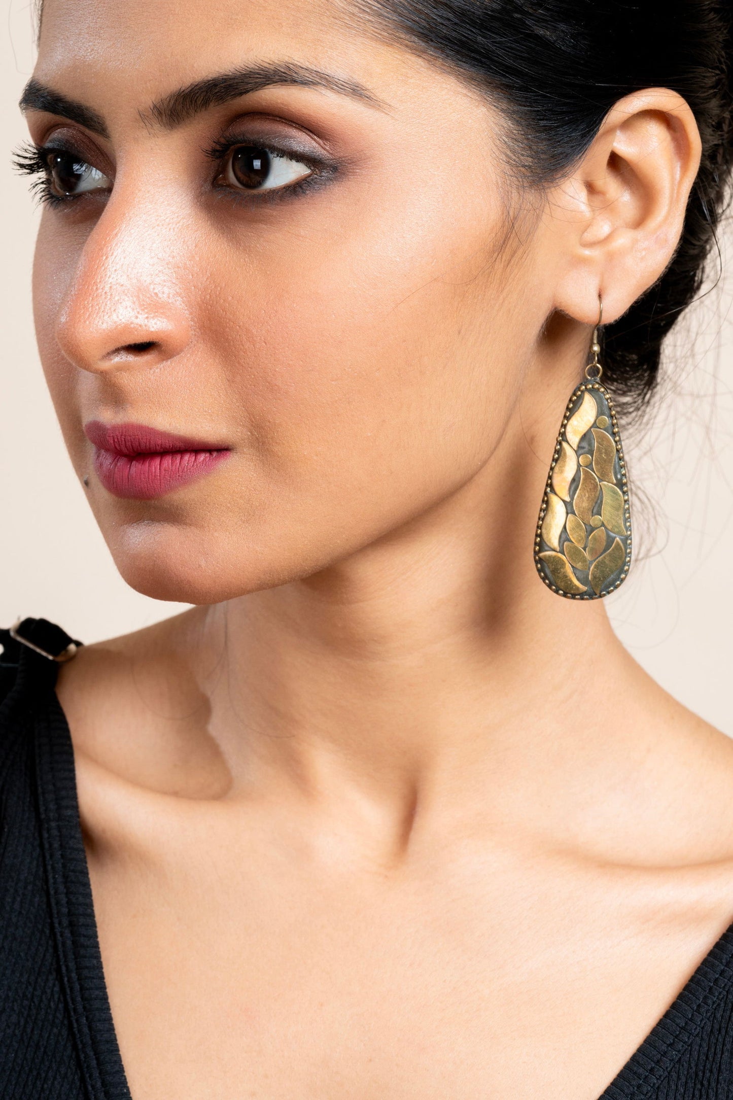 Black Golden Tibetan Earrings - Exquisite Detail, Unique Design, Perfect for All Occasions - Lookandadorn.com